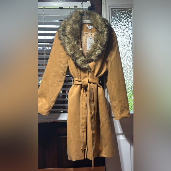 NWT Ivy City Women's Camel color Coat with Faux Fur Collar - Picture 2 of 12